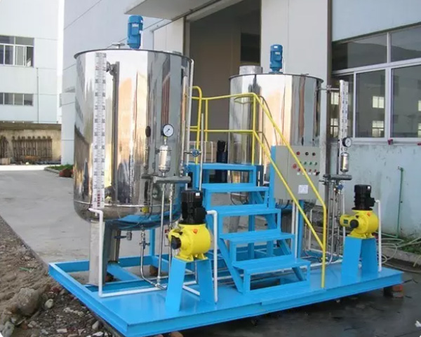 全自動加藥裝置的應用范圍和選型介紹(圖2) 全自動加藥裝置的應用范圍和選型介紹(圖2)