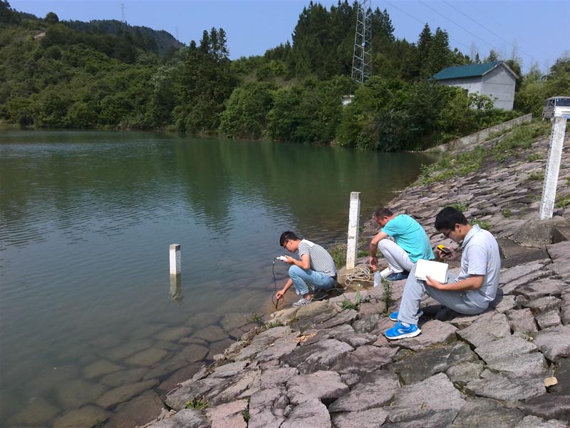 遵義市4名環保工作人員偷排污水被判刑！期限內不得從事化工、環保等職業